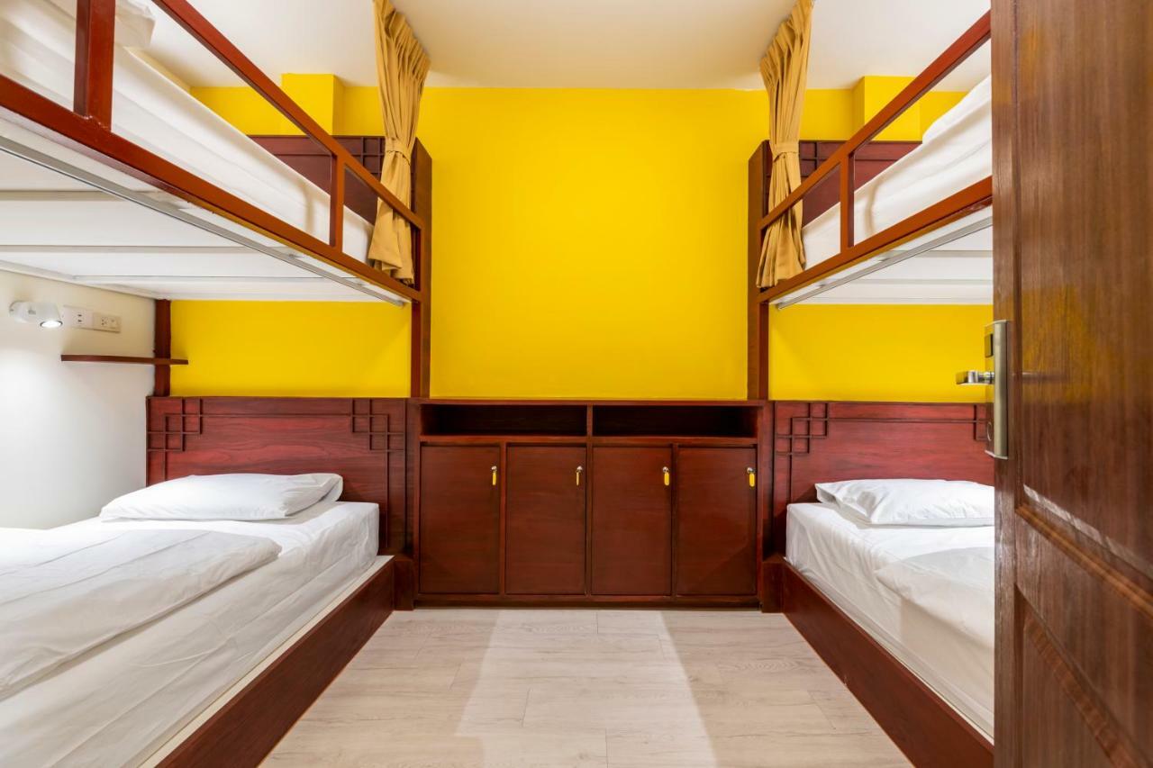 Scala Hostel Bangkok Bagian luar foto