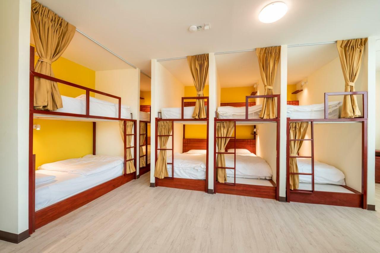 Scala Hostel Bangkok Bagian luar foto