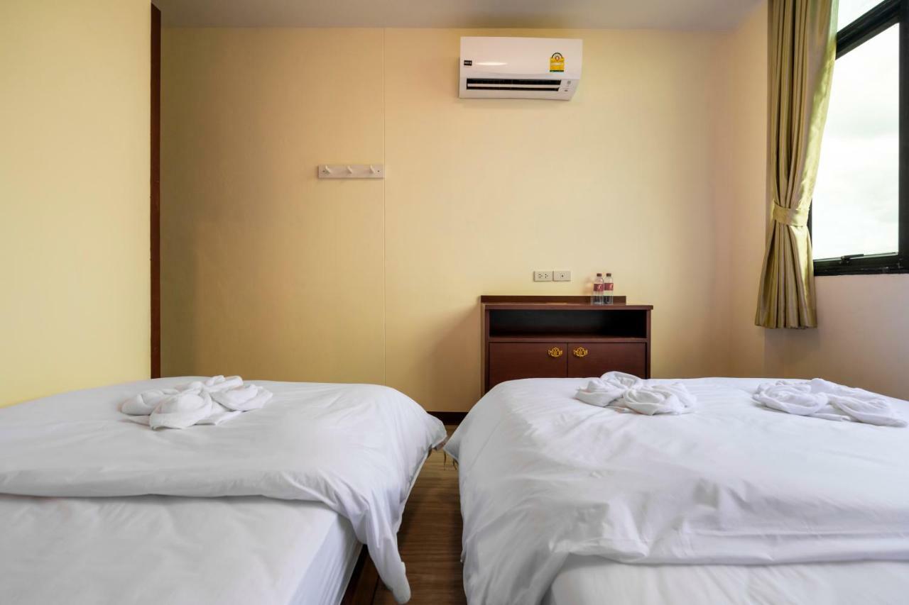 Scala Hostel Bangkok Bagian luar foto