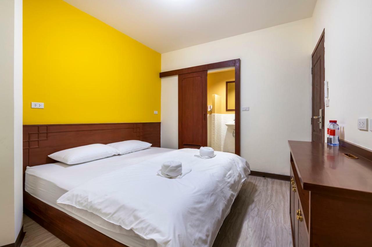 Scala Hostel Bangkok Bagian luar foto