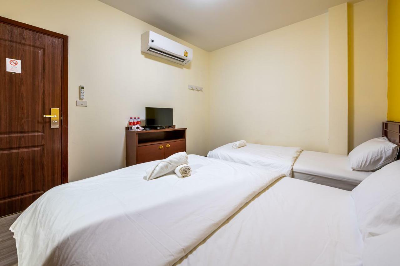 Scala Hostel Bangkok Bagian luar foto