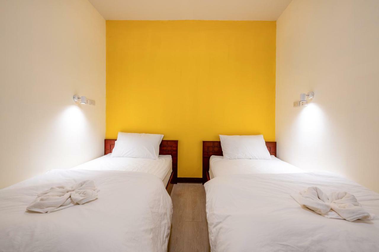 Scala Hostel Bangkok Bagian luar foto